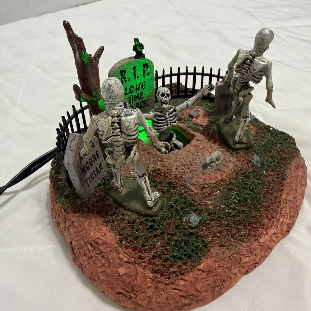 Halloween Lemax Spooky Town Long Time No See 2017 In Box With Cord - Lights Up!
